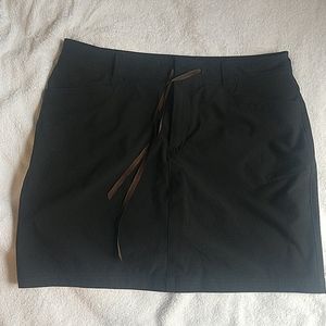 Eddie Bauer Like New Black Skort - Size 10